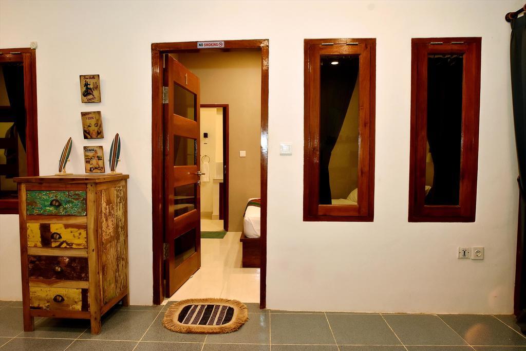 Charlies Shack Lombok Apartment กูตา ภายนอก รูปภาพ